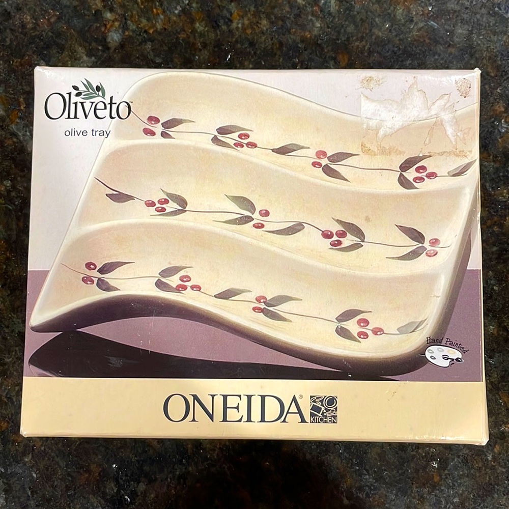 Oneida Tray Oliveto Olive Hand Painted Three Sections Platter Tray 7 1/4in NEW